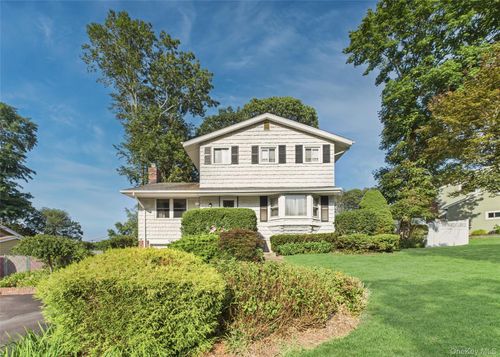 5 Gristmill Dr, Kings Park, NY, 11754-2818 | Card Image