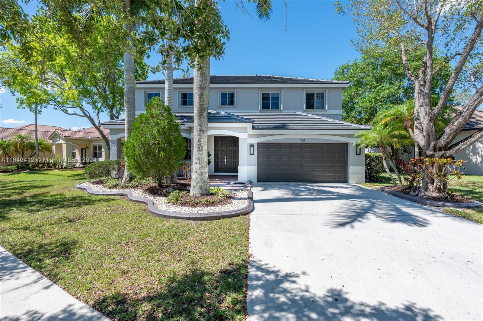 Tulip Cir, Weston, FL 33327