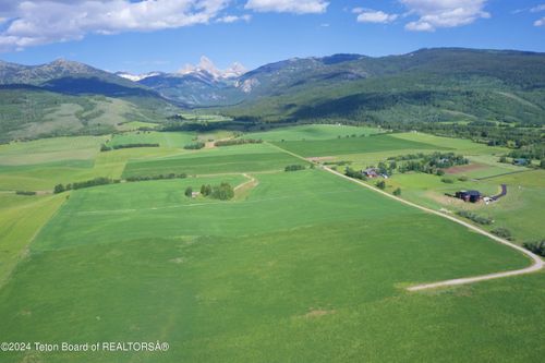 285 Grand Mountain View Ln, Alta, WY, 83414 | Card Image