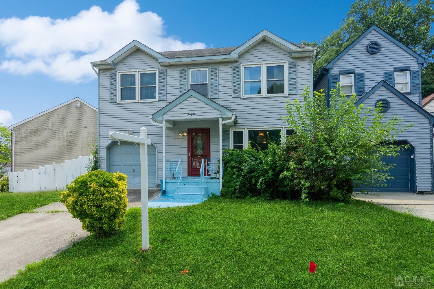Oak Knoll Dr, Matawan, NJ 07747