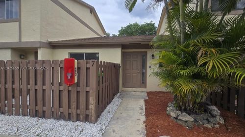 7-3050 Nw 106th Ave, Sunrise, FL, 33322-1048 | Card Image