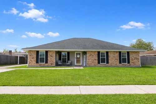 115 Piping Rock Dr, Houma, LA, 70363-3825 | Card Image