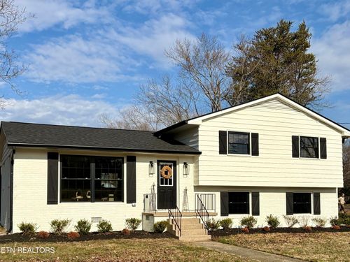 7415 Bennington Dr, Knoxville, TN, 37909-2440 | Card Image