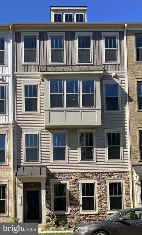 223 B Park Central Ter, MANASSAS PARK, VA, 20111-2696 | Card Image