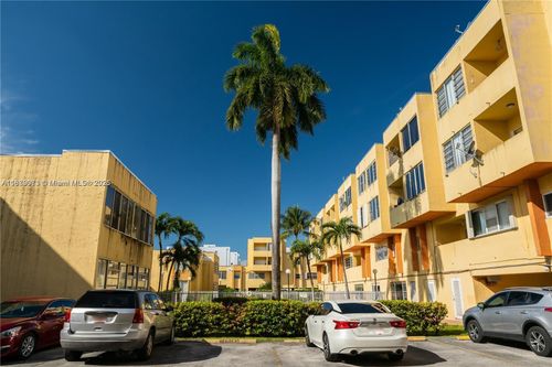 apt-322-1555 W 44th Pl, Hialeah, FL, 33012-7842 | Card Image