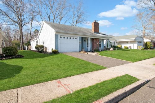 475 Stratford Ln, Ridge, NY, 11961-2043 | Card Image