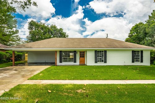 137 Gordon Crocket Dr, Lafayette, LA, 70508-5121 | Card Image