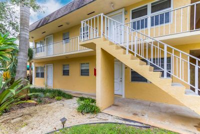 719 - 5186 Ne 6th Ave, Condo with 2 bedrooms, 1 bathrooms and null parking in Oakland Park FL | Image 1