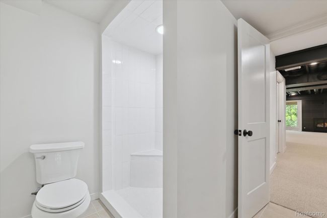 42-1105-Ivyglen-Cir-Bloomfield-Hills-MI-48304-WindowStill-45.jpg | Image 39