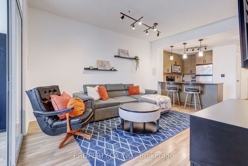 1101-9235 Jane St, Vaughan, ON, L6A0J8 | Card Image