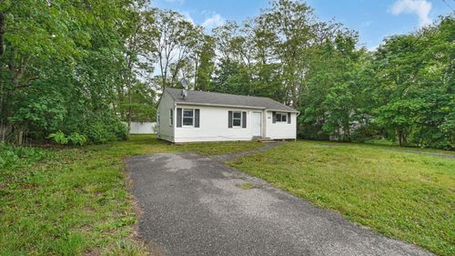 623 Meade Ave, Bellport, NY, 11713-1652 | Card Image