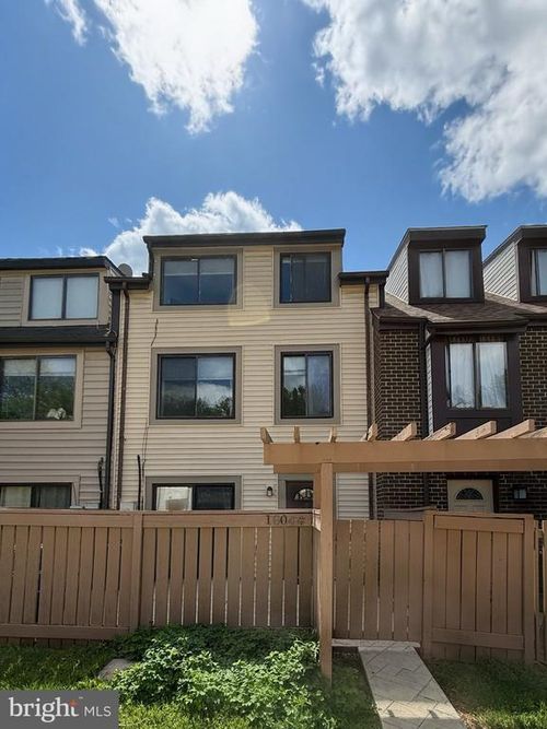 10044 Forest View Pl, MONTGOMERY VILLAGE, MD, 20886-1104 | Card Image