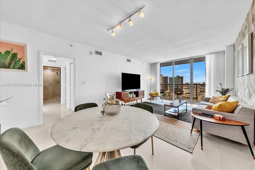 apt-4000-335 S Biscayne Blvd, Miami, FL, 33131-2374 | Card Image