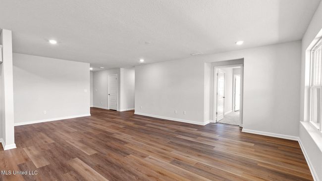 Living Room | Image 7