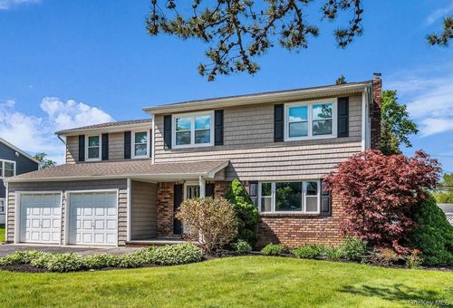 25 Sherry Ln, Smithtown, NY, 11788-2719 | Card Image