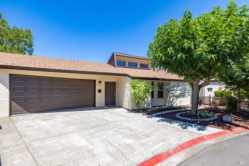 957 W 8th St, Santa Rosa, CA, 95401-8724 | Card Image