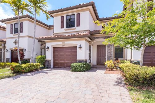 3324 W 90, HIALEAH, FL, 33018 | Card Image