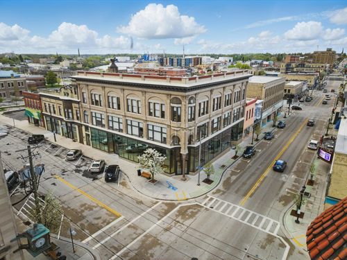 ste-1-804 Jay St, Manitowoc, WI, 54220-4540 | Card Image