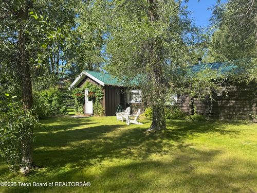 5490 Blue Mountain Rd, Wilson, WY, 83014 | Card Image