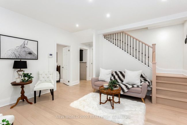 8071 Kipling Ave, House other with 4 bedrooms, 2 bathrooms and 6 parking in Woodbridge ON | Image 9