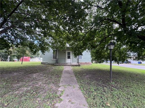 102 N Osage St, Nortonville, KS, 66060-6000 | Card Image