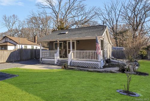 143 Wood Rd, Centereach, NY, 11720-1621 | Card Image