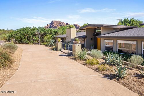 4303 E Mcdonald Dr, Phoenix, AZ, 85018-1118 | Card Image