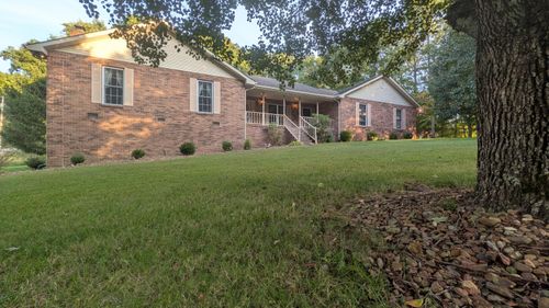 520 Creekway Dr, Crossville, TN, 38555-8442 | Card Image
