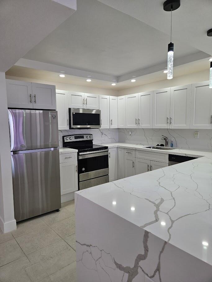 Residential Lease in Hallandale Beach 2