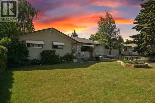 2427 39 St Se, Calgary, AB, T2B1A8 | Card Image
