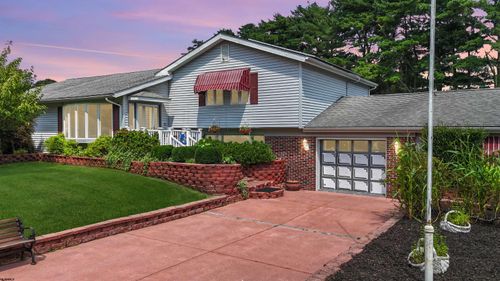 4 E Curran Dr, Absecon, NJ, 08201-1306 | Card Image