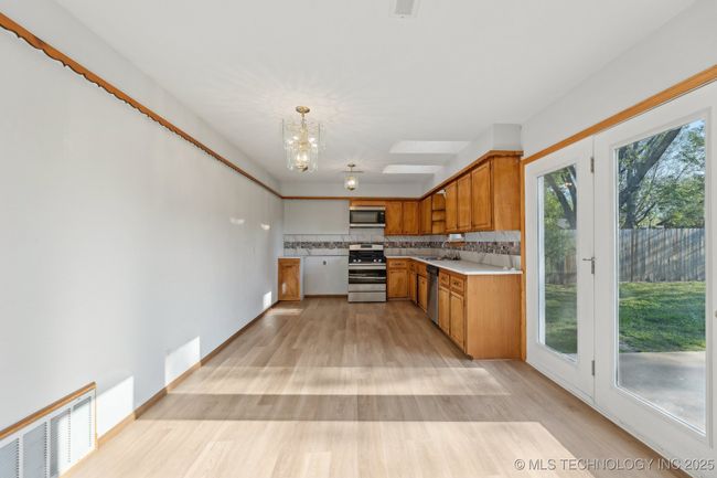 13973 S Hickory St, House other with 4 bedrooms, 2 bathrooms and null parking in Glenpool OK | Image 13