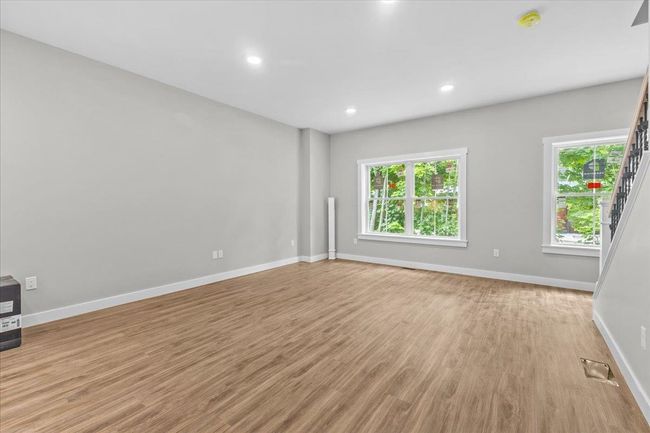 27 Gardner Lane, Condo with 2 bedrooms, 3 bathrooms and null parking in Waterbury VT | Image 9