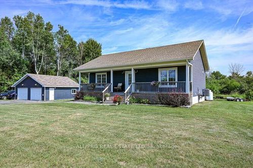 831 Bolton Rd, Merrickville, ON, K0G1N0 | Card Image