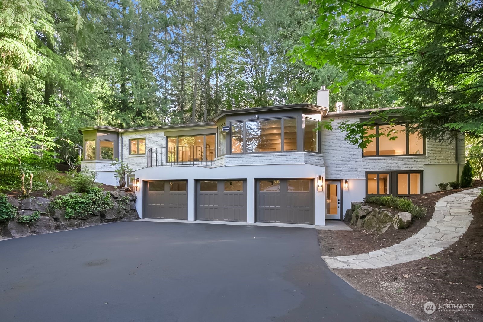 37th Ave, Lake Forest Park, WA 98155