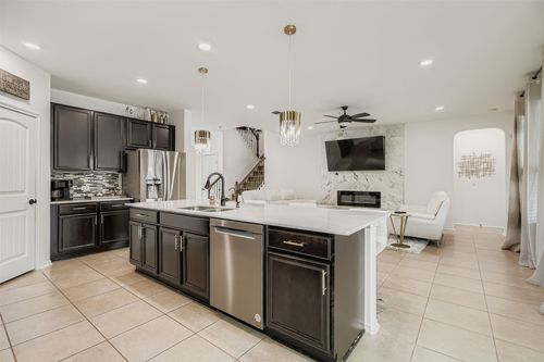 7020 Ondantra Bnd, Austin, TX, 78744-8306 | Card Image