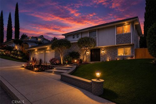 5952 Maury Ave, Woodland Hills, CA, 91367-1047 | Card Image