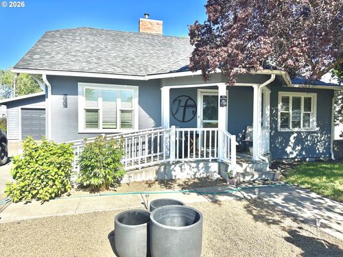 10303 S D St, Island City, OR, 97850-9486 | Card Image
