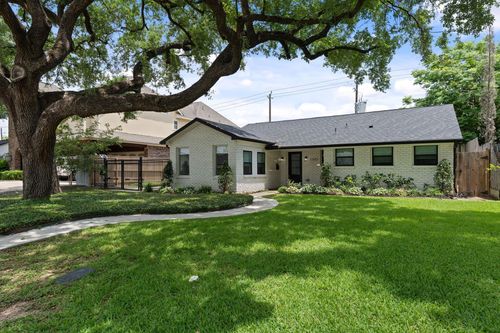 2501 Briarhurst Dr, Houston, TX, 77057-4424 | Card Image