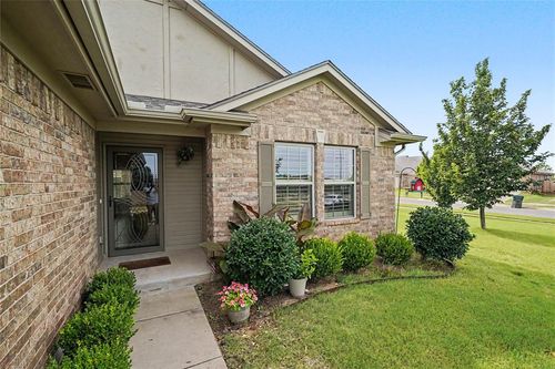 2932 Trailwood Drive, Norman, OK, 73069 | Card Image