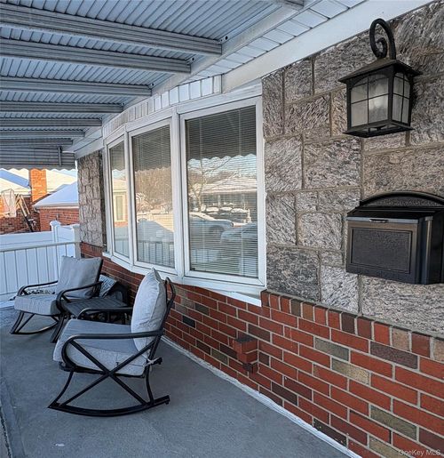 15611 89th St, Howard Beach, NY, 11414-2706 | Card Image