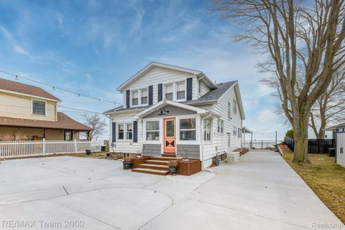 7745 Lakeview Dr, Lexington, MI, 48450-9733 | Card Image