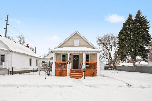 1507 Elk St, Port Huron, MI, 48060-3319 | Card Image