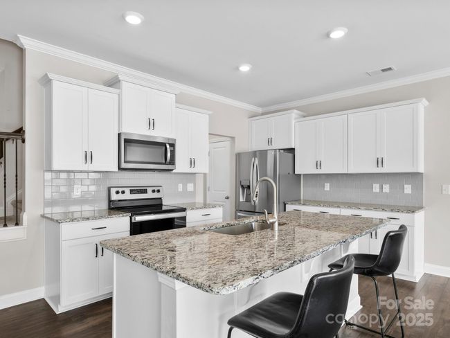 Kitchen | Image 8