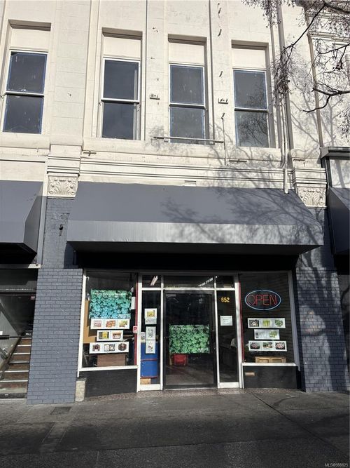 {{alt}} | Card Image