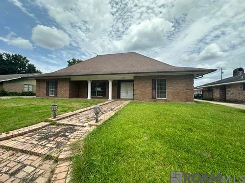 1087 Sherwood Forest Blvd, Baton Rouge, LA, 70815-5326 | Card Image