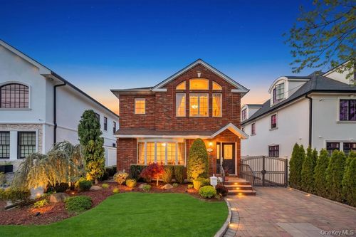 16211 12th Rd, Whitestone, NY, 11357-2803 | Card Image