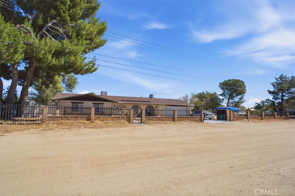 Residential in Quartz Hill 2