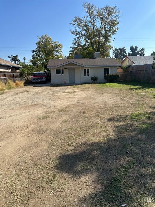 1626 Lexington St, Delano, CA, 93215-1436 | Card Image