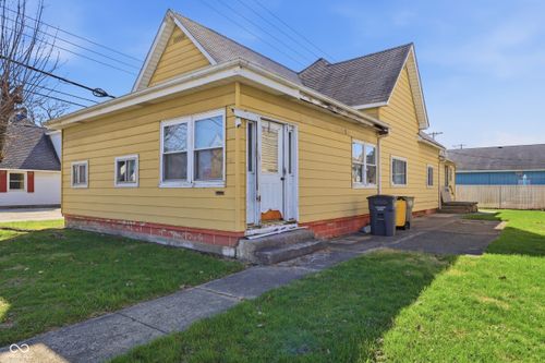 217 E Washington St, Tipton, IN, 46072-1728 | Card Image